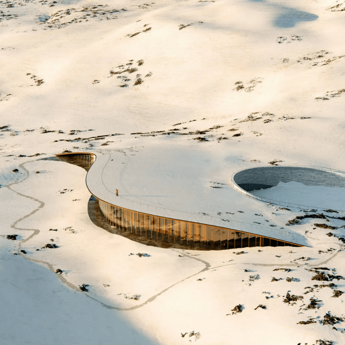 The Structure of Cold Indigenous&nbsp;Architecture